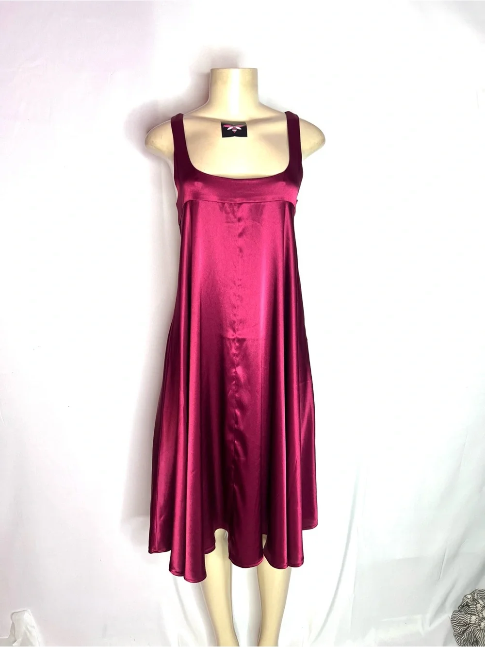 NEW YORK & CO DEEP Red Satin Sleeveless Swing dress Sz 10 - Picture 2 of 4